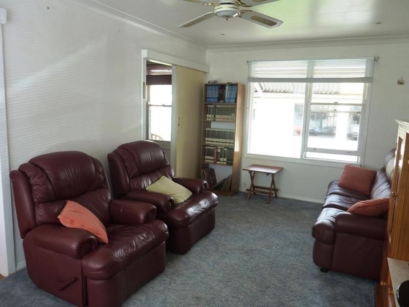 4 Toronto Avenue, Dapto NSW 2530