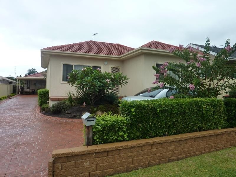1/32 Devonshire Crescent, Oak Flats NSW 2529