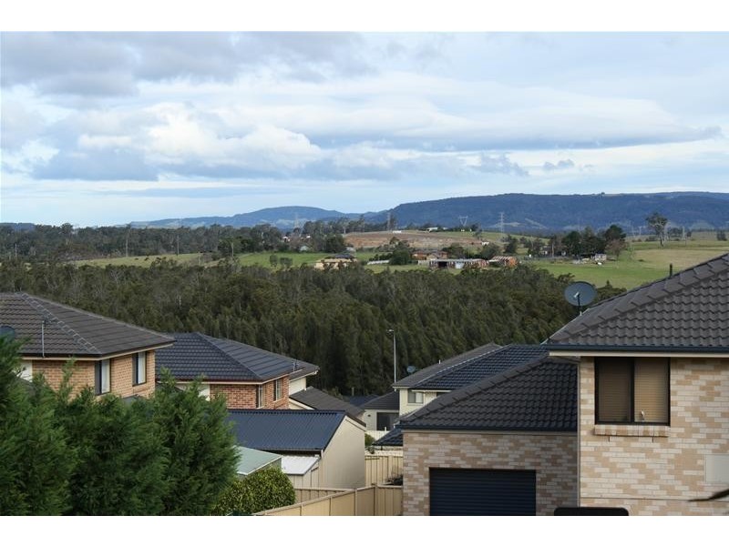 7 Kirriemuir Glen, Horsley NSW 2530
