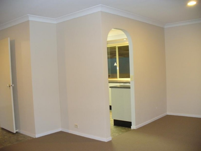 10 Tully Cres, Albion Park NSW 2527