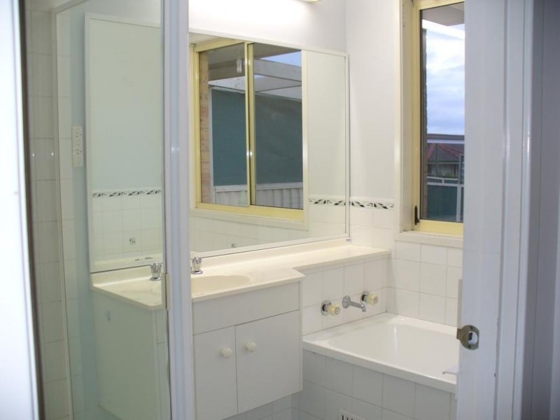 10 Tully Cres, Albion Park NSW 2527