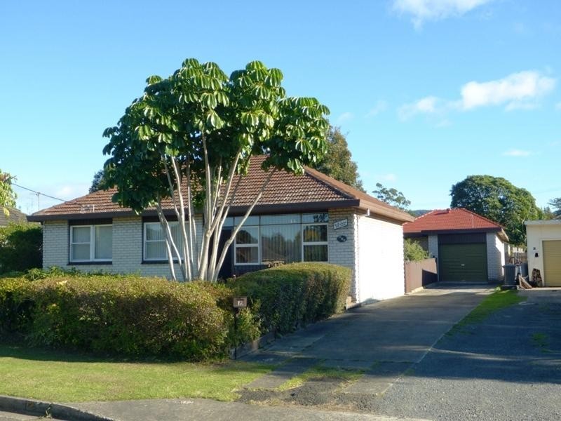 12 Lakelands Drive, Dapto NSW 2530