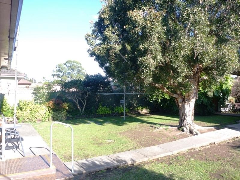 12 Lakelands Drive, Dapto NSW 2530