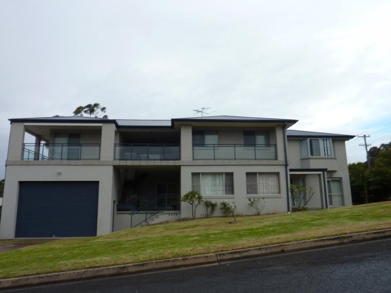 1 Loftus Drive, Barrack Heights NSW 2528