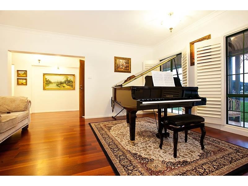 41 Rondanella Drive, Kanahooka NSW 2530