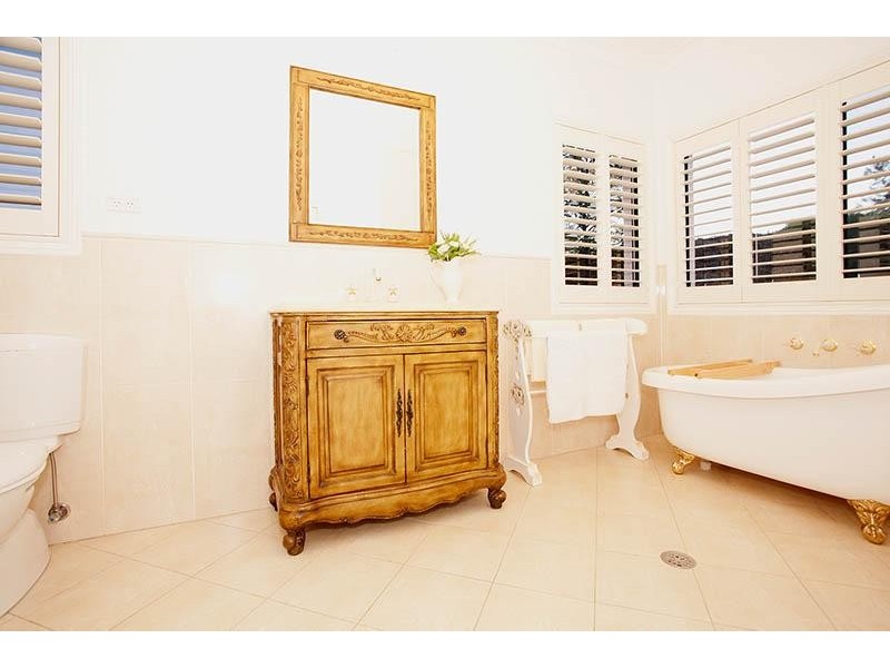 41 Rondanella Drive, Kanahooka NSW 2530