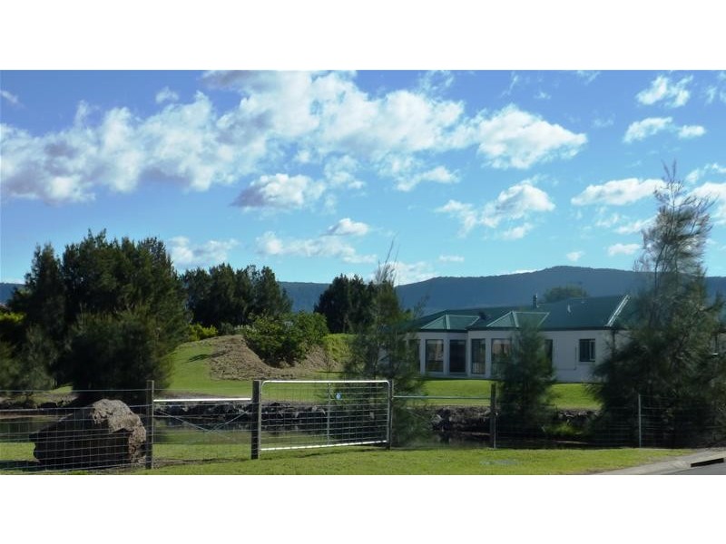 41 Rondanella Drive, Kanahooka NSW 2530