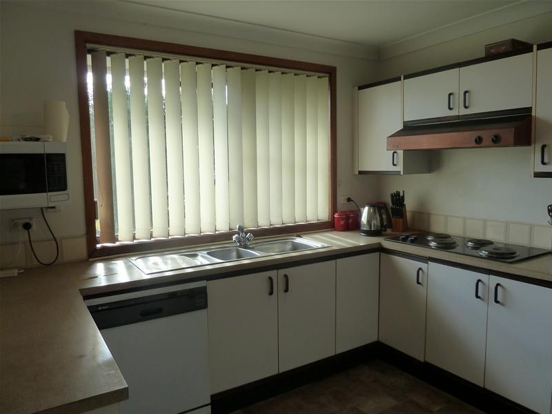 4 Nalong Place, Oak Flats NSW 2529