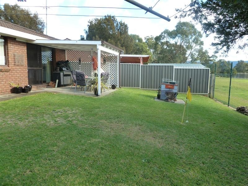 4 Nalong Place, Oak Flats NSW 2529