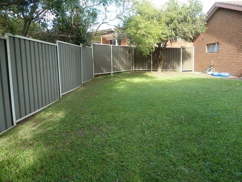 4 Nalong Place, Oak Flats NSW 2529