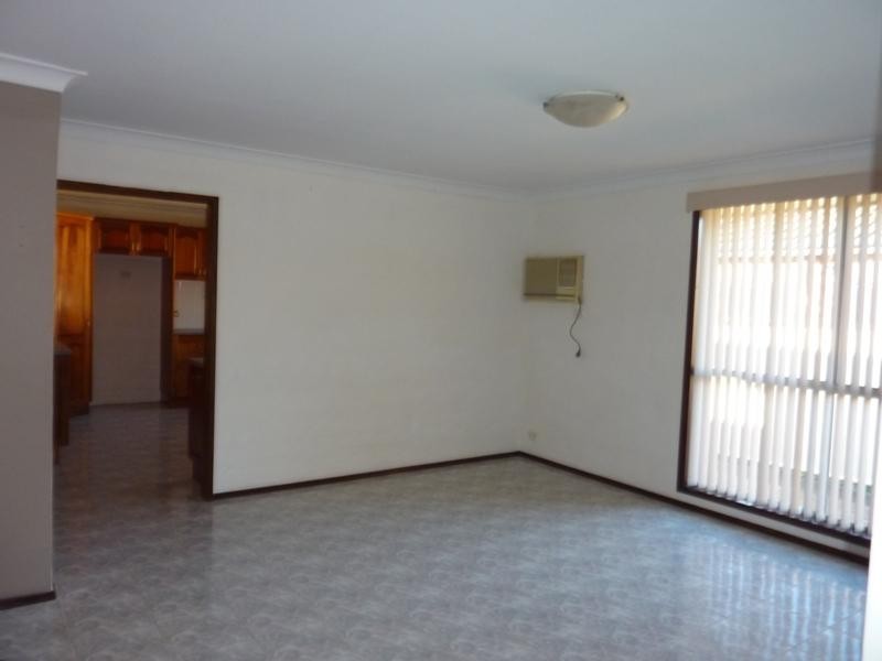 18 Kingston Street, Oak Flats NSW 2529