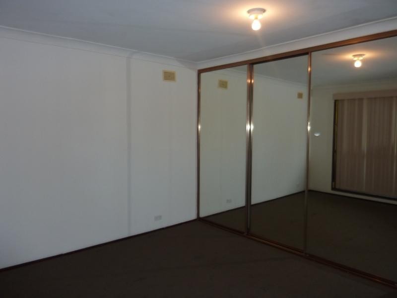 18 Kingston Street, Oak Flats NSW 2529