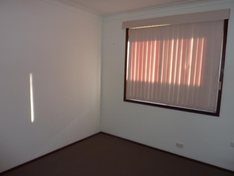 18 Kingston Street, Oak Flats NSW 2529