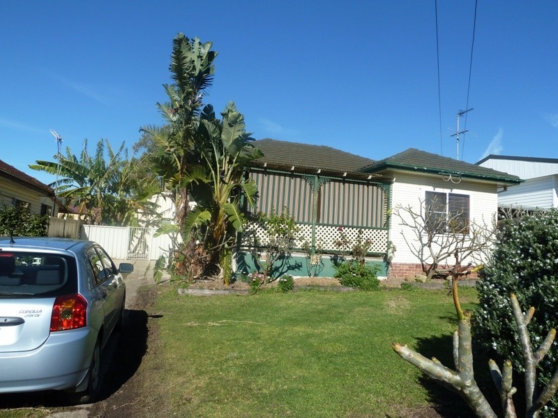 4 Bluebell Road, Barrack Heights NSW 2528