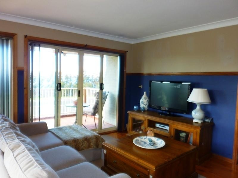 108 Lakeside Drive, Koonawarra NSW 2530