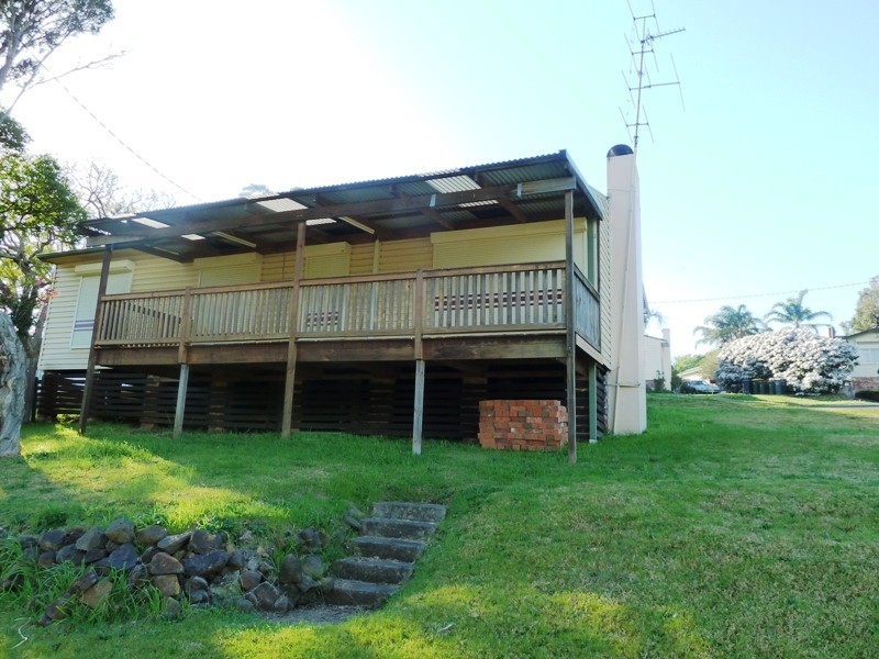 6 Duley Street, Dapto NSW 2530