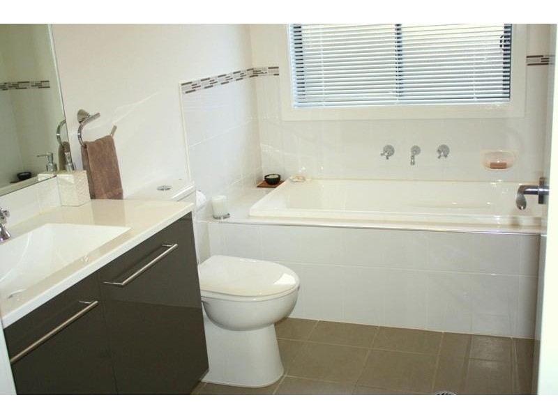 5 Penterong Way, Haywards Bay NSW 2530