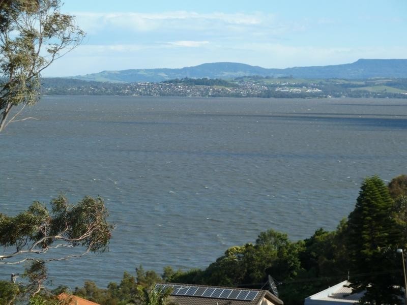 35 Hassan Street, Lake Heights NSW 2502