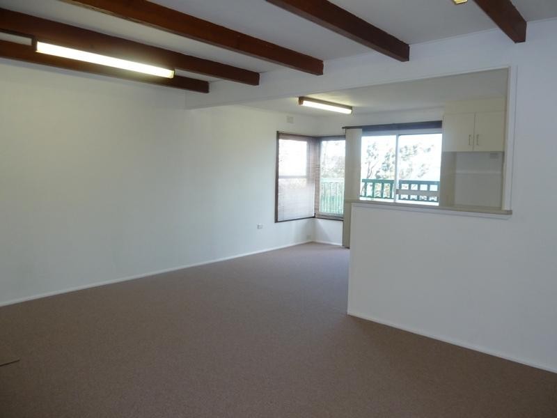 35 Hassan Street, Lake Heights NSW 2502