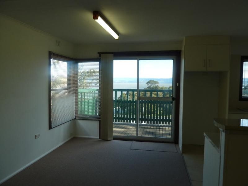 35 Hassan Street, Lake Heights NSW 2502