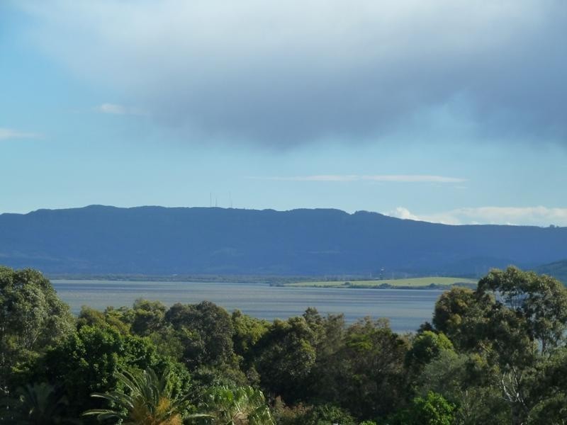 35 Hassan Street, Lake Heights NSW 2502