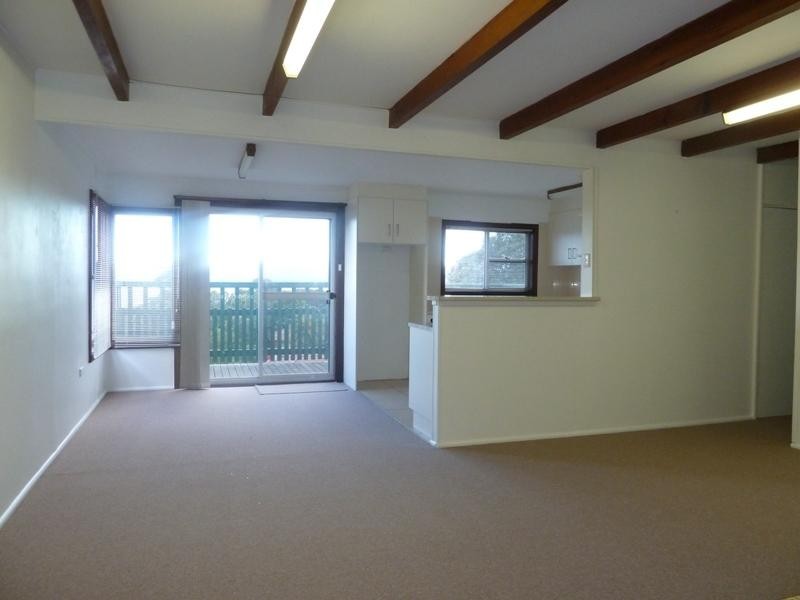 35 Hassan Street, Lake Heights NSW 2502