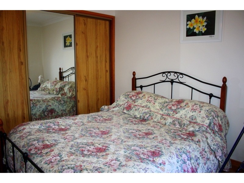 33a Power Drive, Mount Warrigal NSW 2528