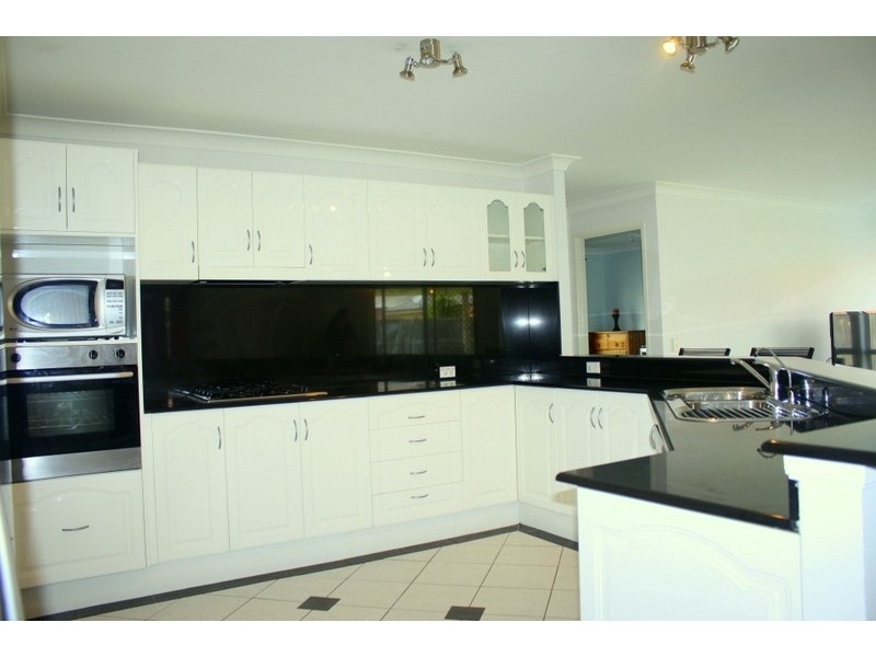 17 Ashwood Place, Horsley NSW 2530