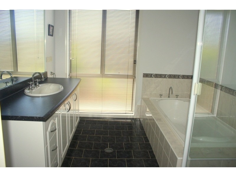 17 Ashwood Place, Horsley NSW 2530