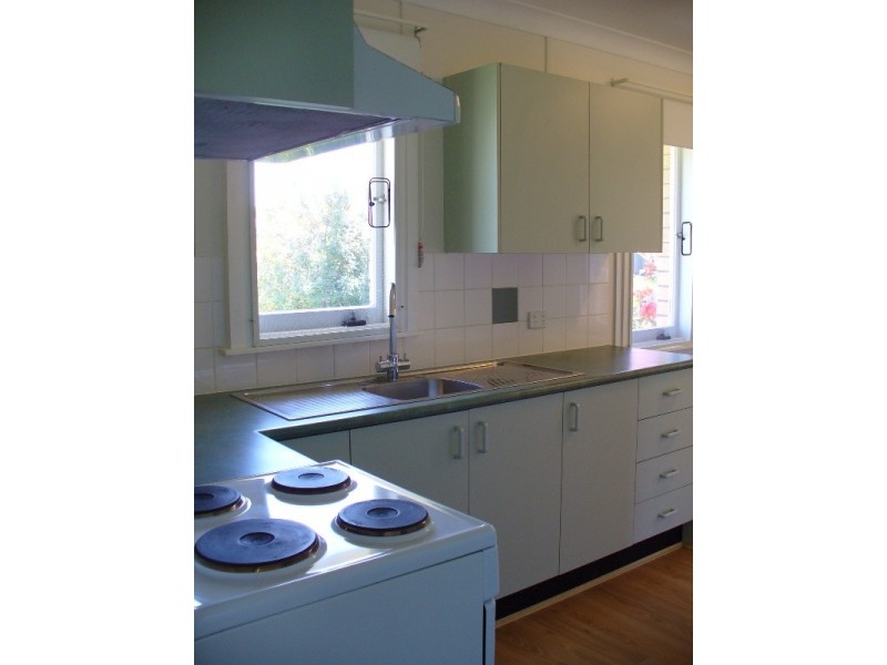 28 Galong Cres, Koonawarra NSW 2530