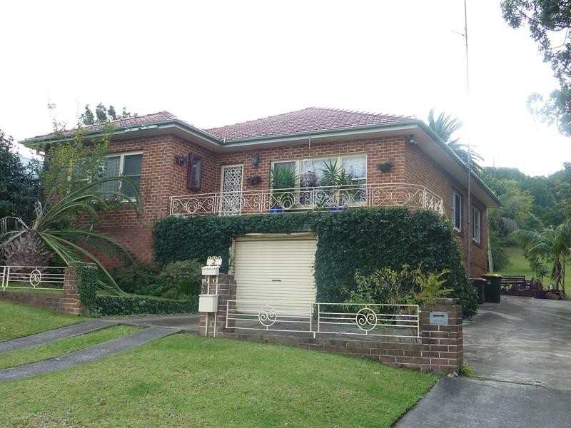 2 William Street, Unanderra NSW 2526