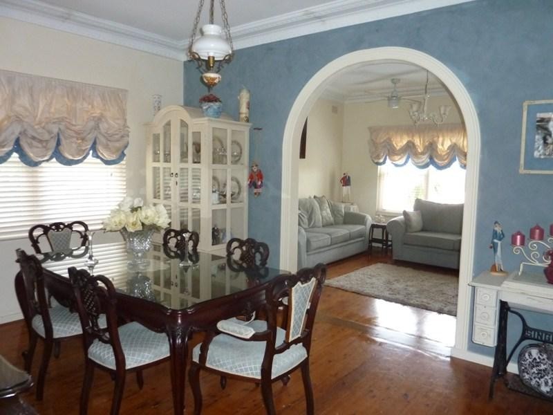 2 William Street, Unanderra NSW 2526