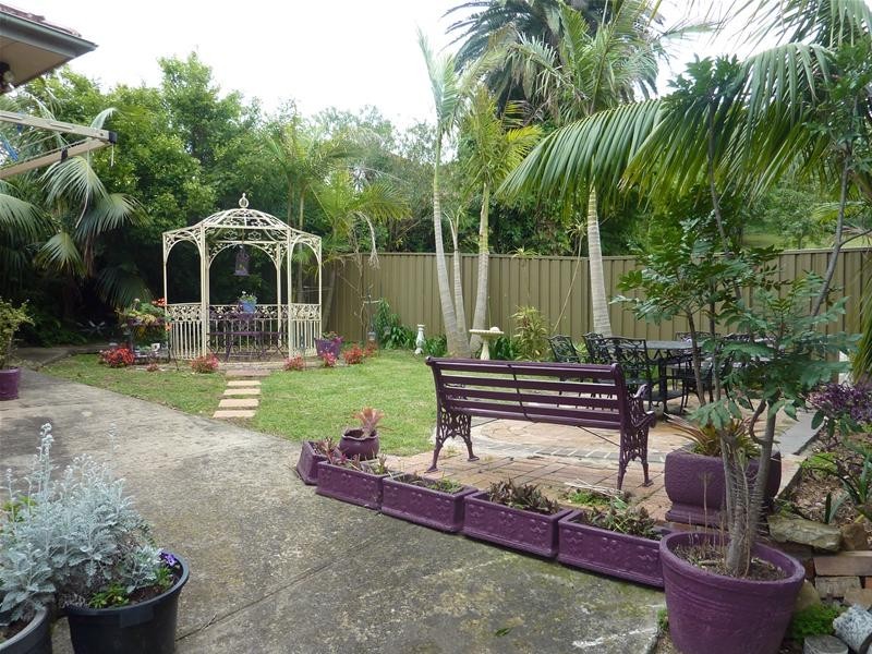 2 William Street, Unanderra NSW 2526