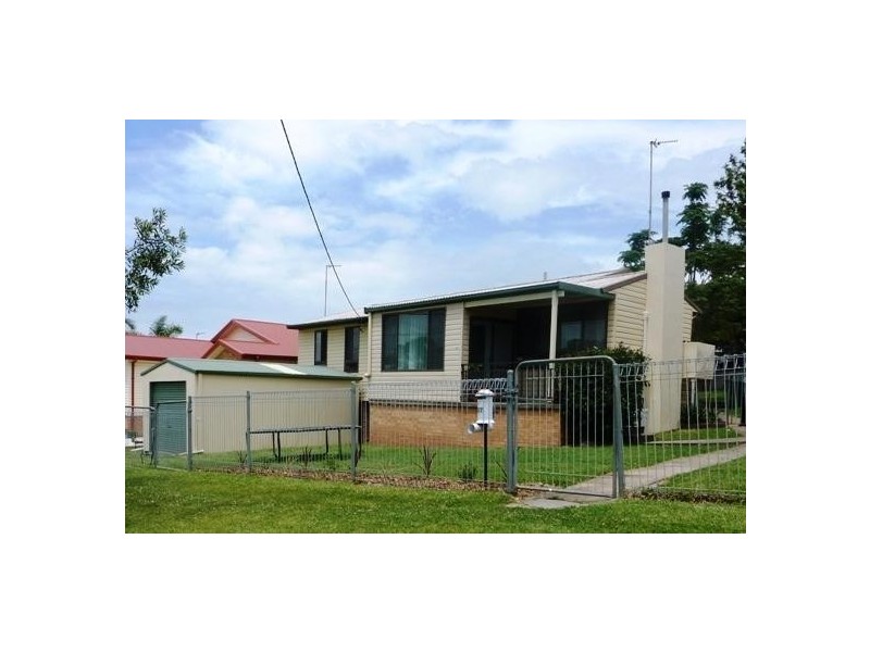 37 Thornbury Avenue, Unanderra NSW 2526