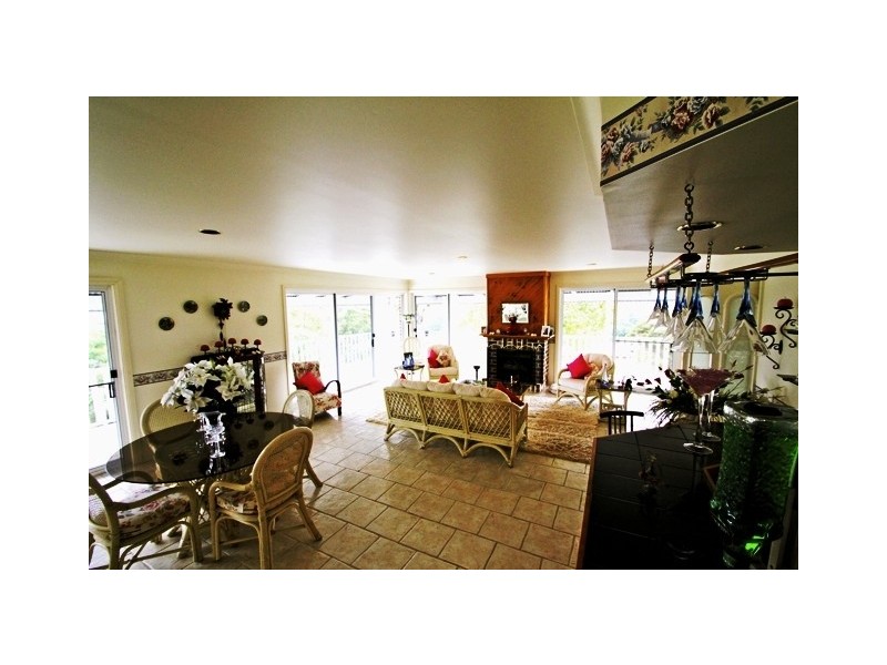 18 Clarence Court, Berkeley NSW 2506
