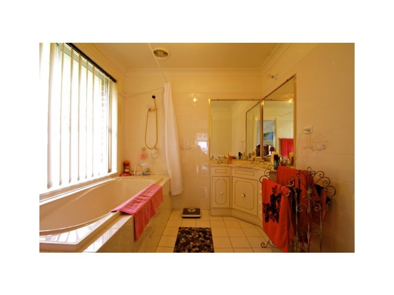 18 Clarence Court, Berkeley NSW 2506