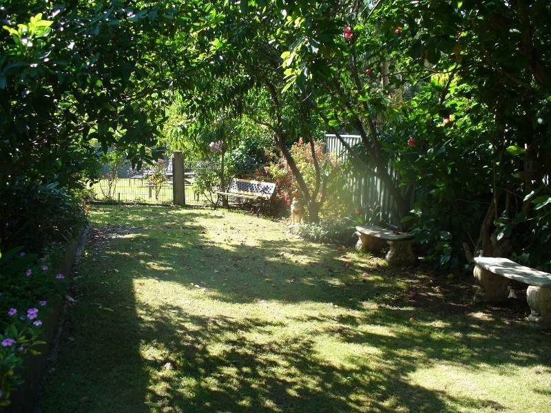 2/17 Ranchby Ave, Lake Heights NSW 2502