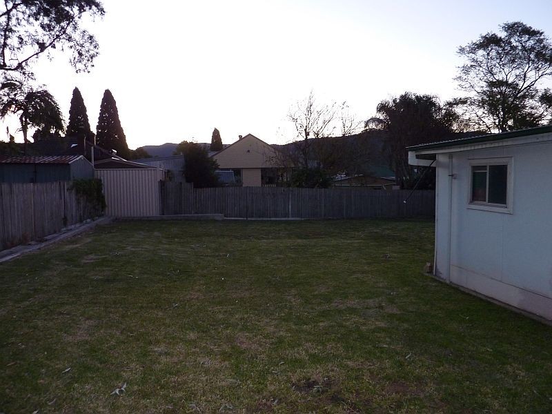 8 Yalunga Crescent, Dapto NSW 2530