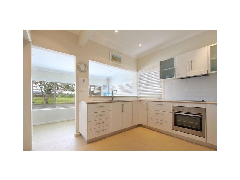 61 Boollwarroo Prd, Shellharbour NSW 2529