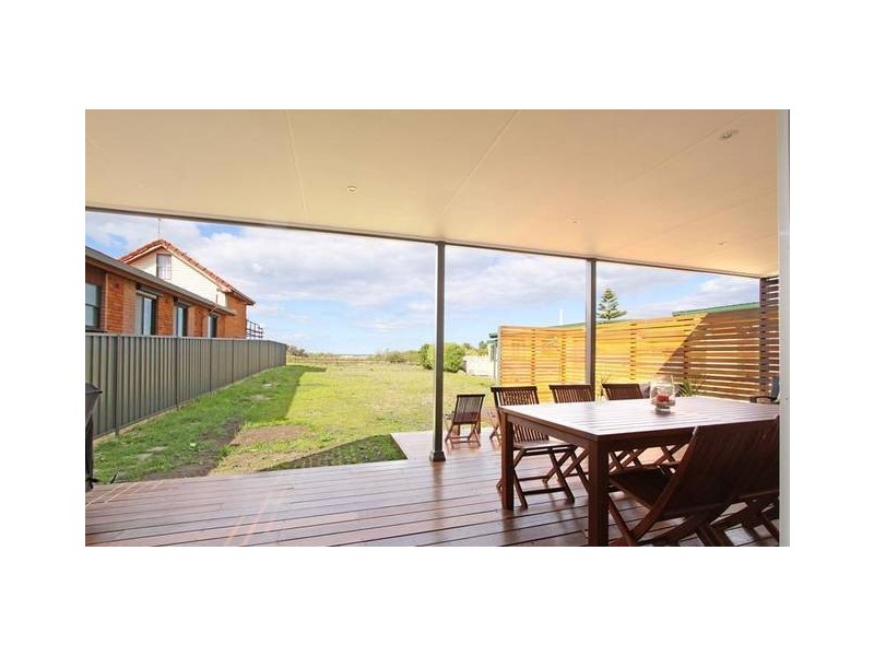 61 Boollwarroo Prd, Shellharbour NSW 2529