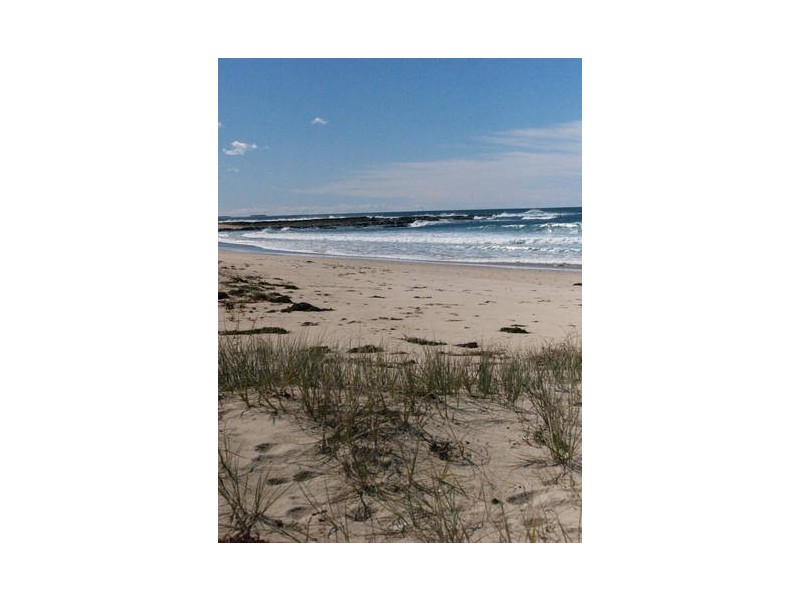 61 Boollwarroo Prd, Shellharbour NSW 2529