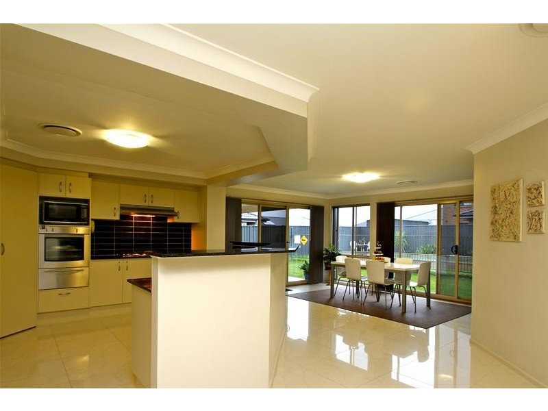 16 Bayview Avenue, Haywards Bay NSW 2530