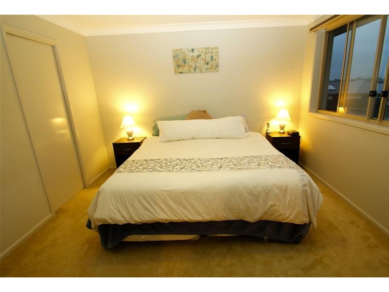 16 Bayview Avenue, Haywards Bay NSW 2530
