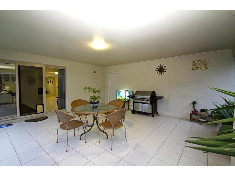 16 Bayview Avenue, Haywards Bay NSW 2530