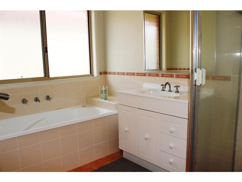 70 North Terrace, Dapto NSW 2530