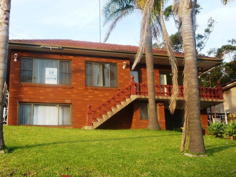 89 Lake Heights Road, Lake Heights NSW 2502