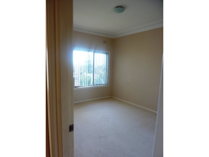 89 Lake Heights Road, Lake Heights NSW 2502