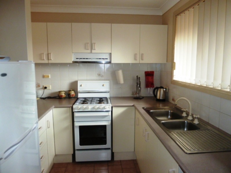 1/37 Reddall Parade, Lake Illawarra NSW 2528