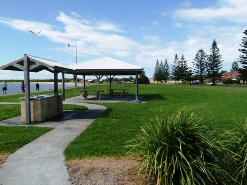 1/37 Reddall Parade, Lake Illawarra NSW 2528