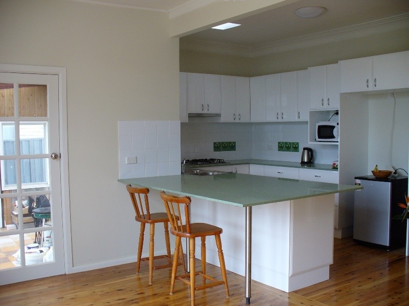 13 Park Cres, Oak Flats NSW 2529